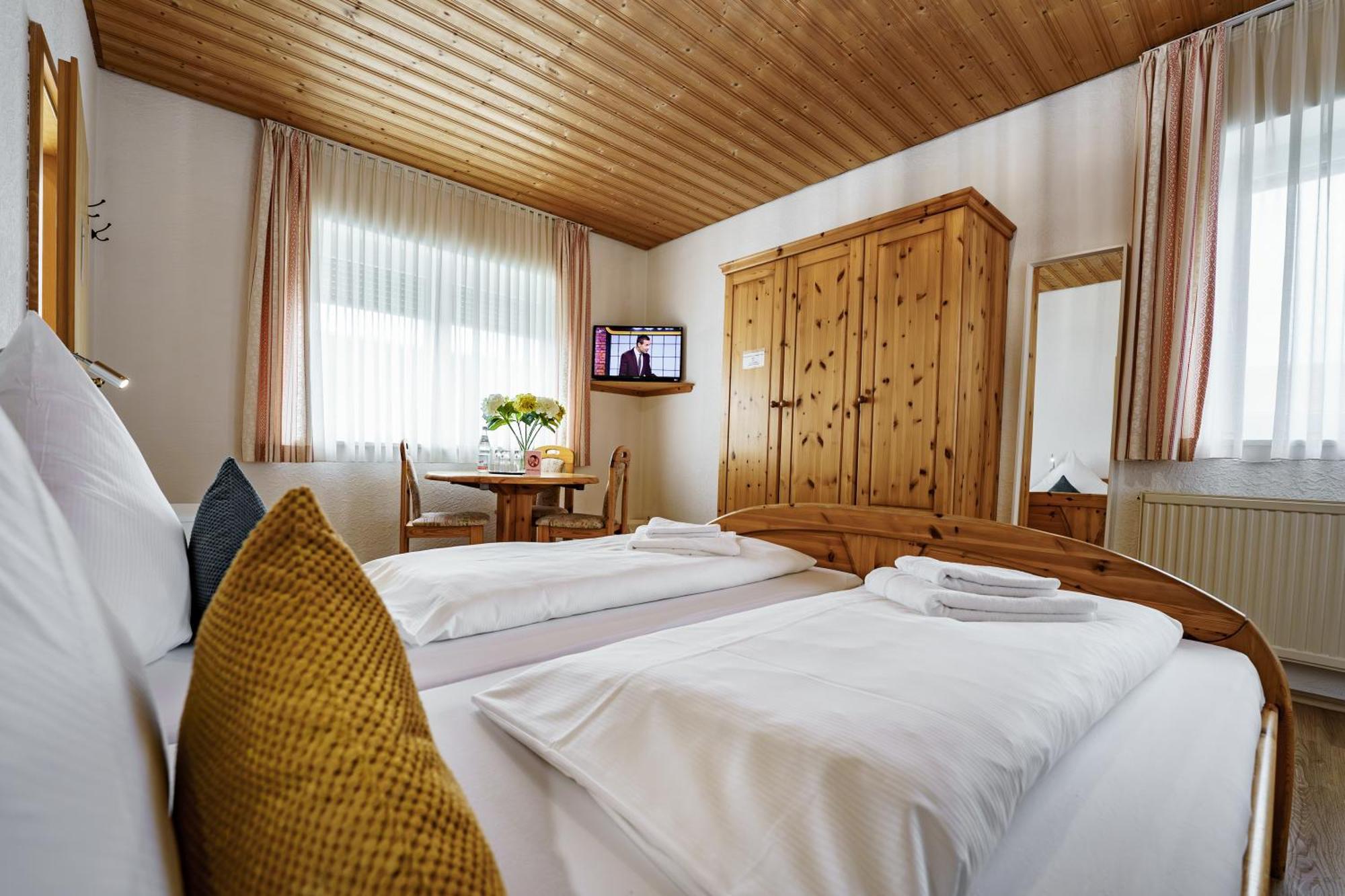 Landgasthof Ochsen Neresheim Экстерьер фото