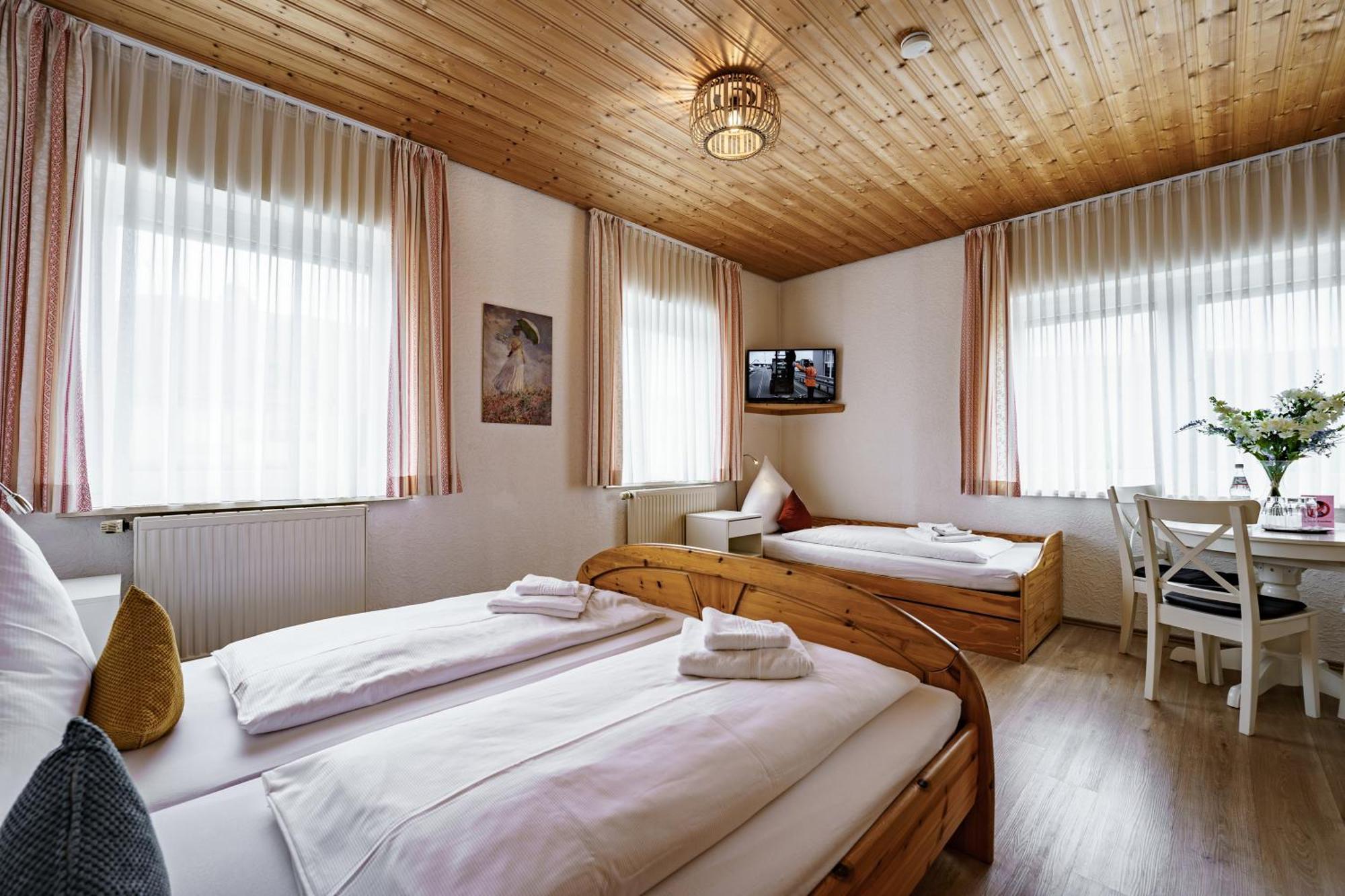 Landgasthof Ochsen Neresheim Экстерьер фото
